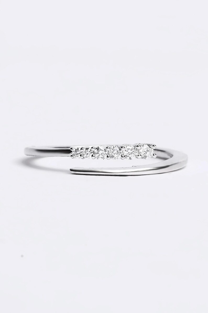 Aurelia Solitaire Ring