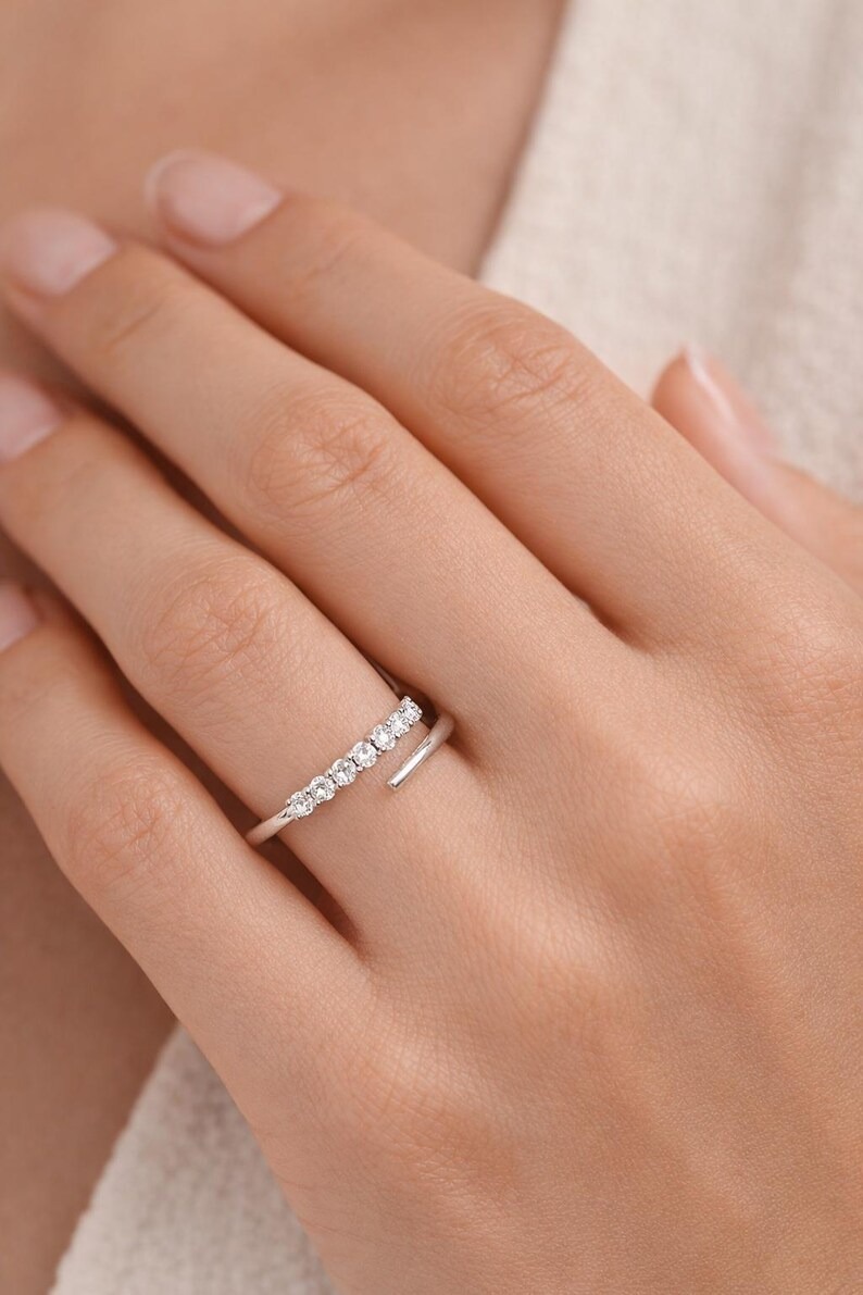 Aurelia Solitaire Ring